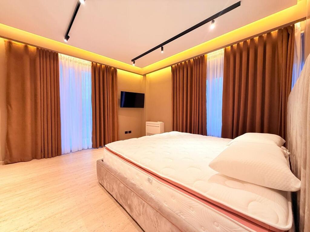 🏡 Appartamento Esclusivo in Affitto 3+1+4 Bagni + 2 Posti Auto