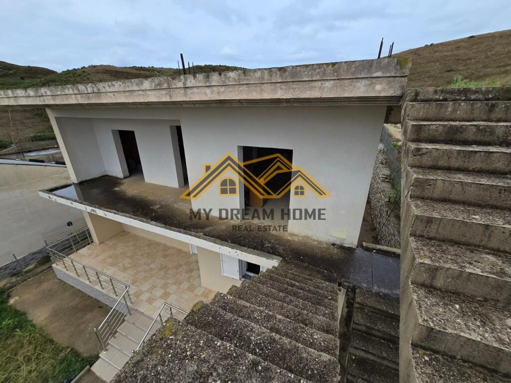 VENDESI PRIVATA IN VENDITA NELLA ZONA SPITALLES DURRES!