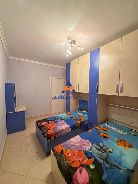 AFFITTASI APPARTAMENTO 2+1+BALCONE+DEPOSITO A UNAZA E RE 500 EURO