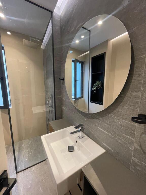Apartament per qera 2+1+2+parkim tek Liqeni i Thate