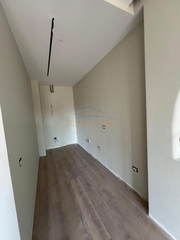 In vendita, Appartamento 1+1, Via Barrikadave, Tirana.