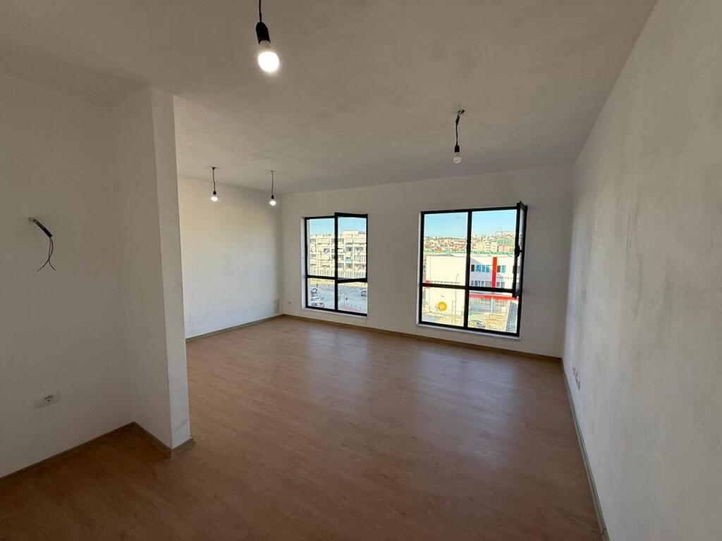 Jepet me qira apartament 2+1 te Rruga “5 Maji”