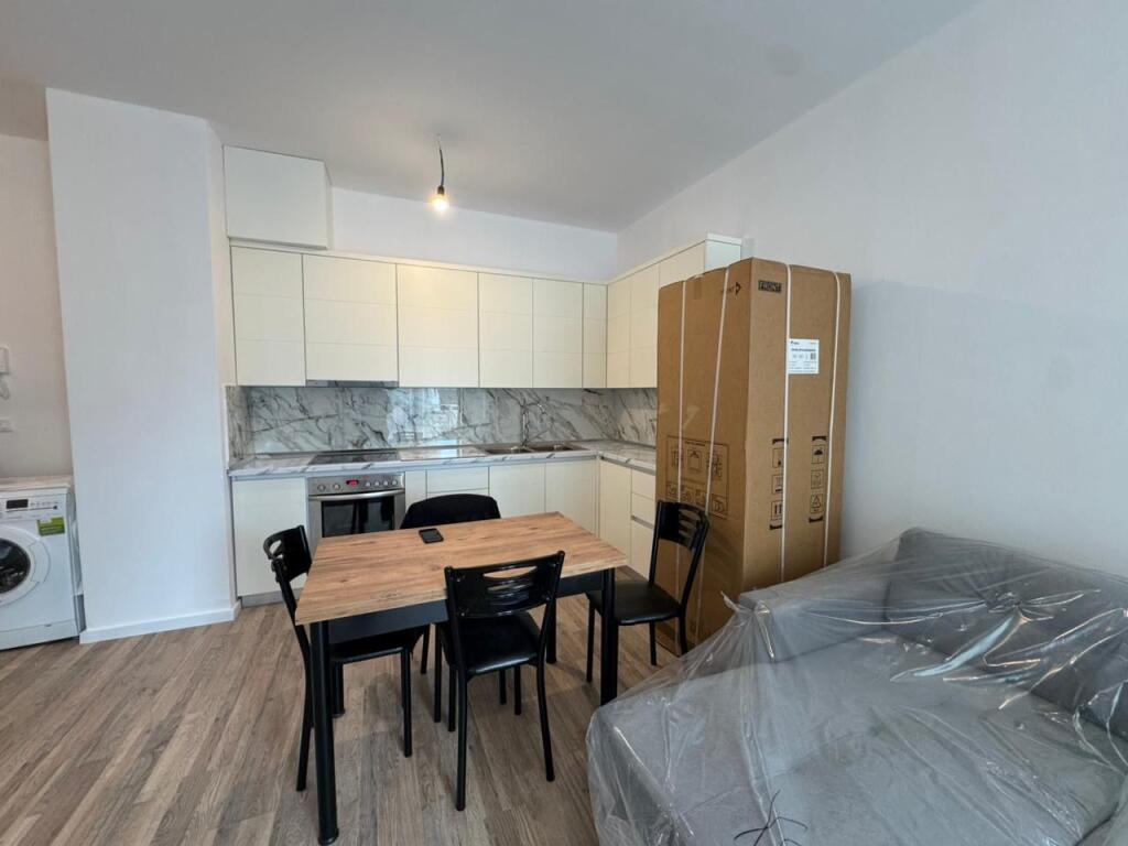 Apartament 1+1, Fusha Aviacionit!