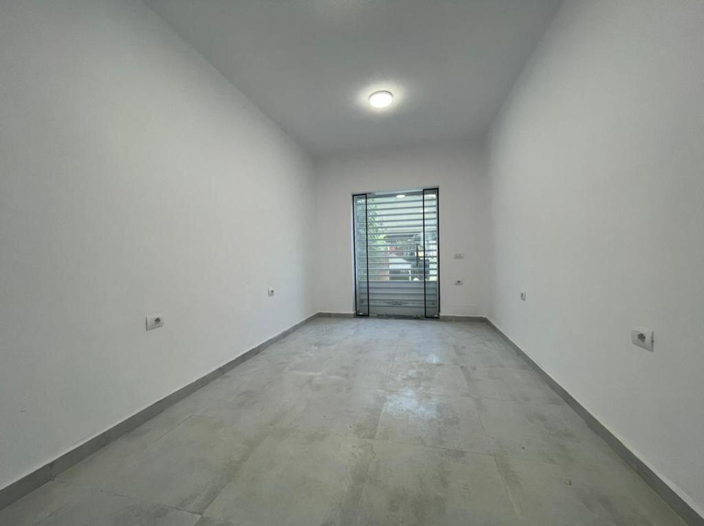 SHOP FOR RENT DINAMO STADIUM 800 EURO