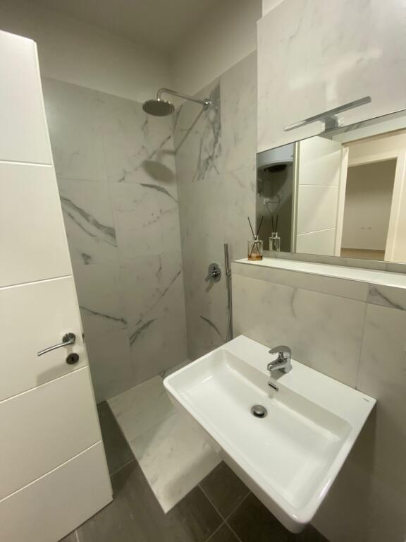 Jepet me Qira Apartament 1+1— Rruga e Kosovareve