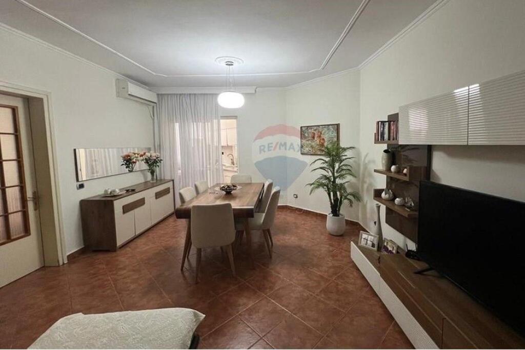 Apartment - For Sale - Commune of Paris, Tirana ID: 530191068-89