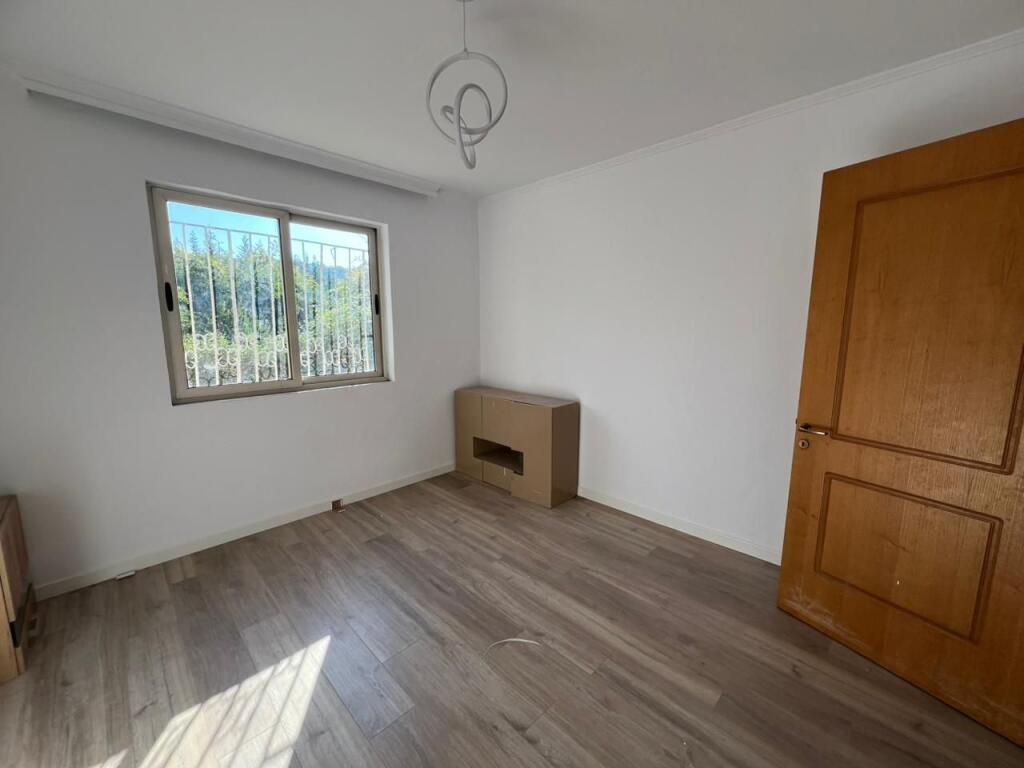 Vendesi in vendita 1+1 a Nisheraku