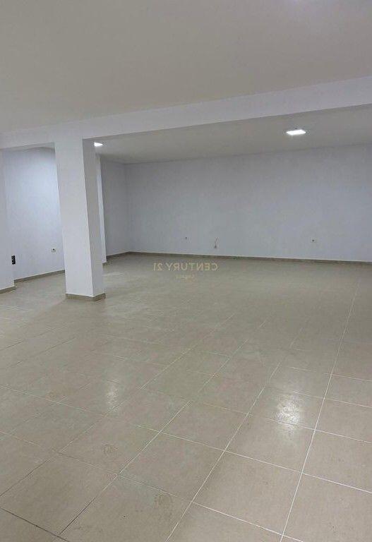 Jepet me qira dyqan 90 m² te Kopshti Botanik, Tiranë