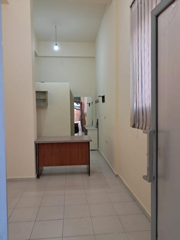 Shop for Long-Term Rent - Cole, Vlore