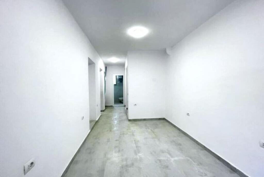 FOR SALE SHOP STADIUM DINAMO 310,500 €
