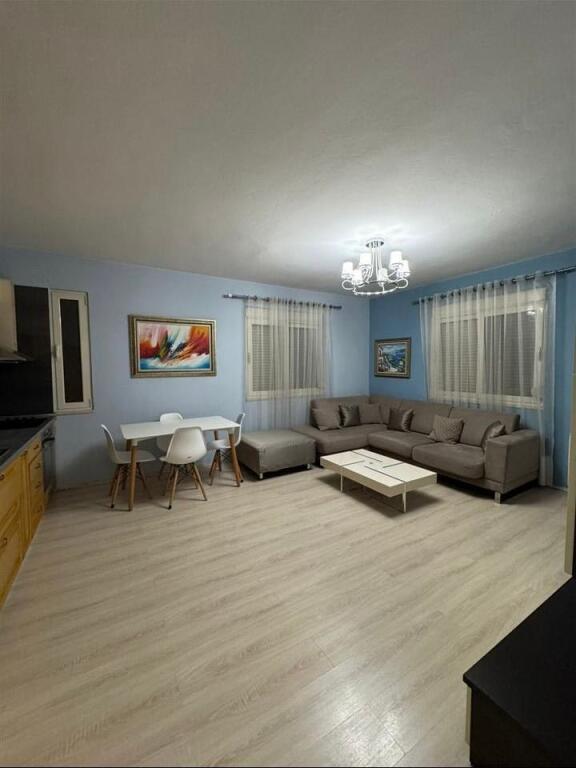 Appartamento 2+1 in affitto all'incrocio del 5 Maggio