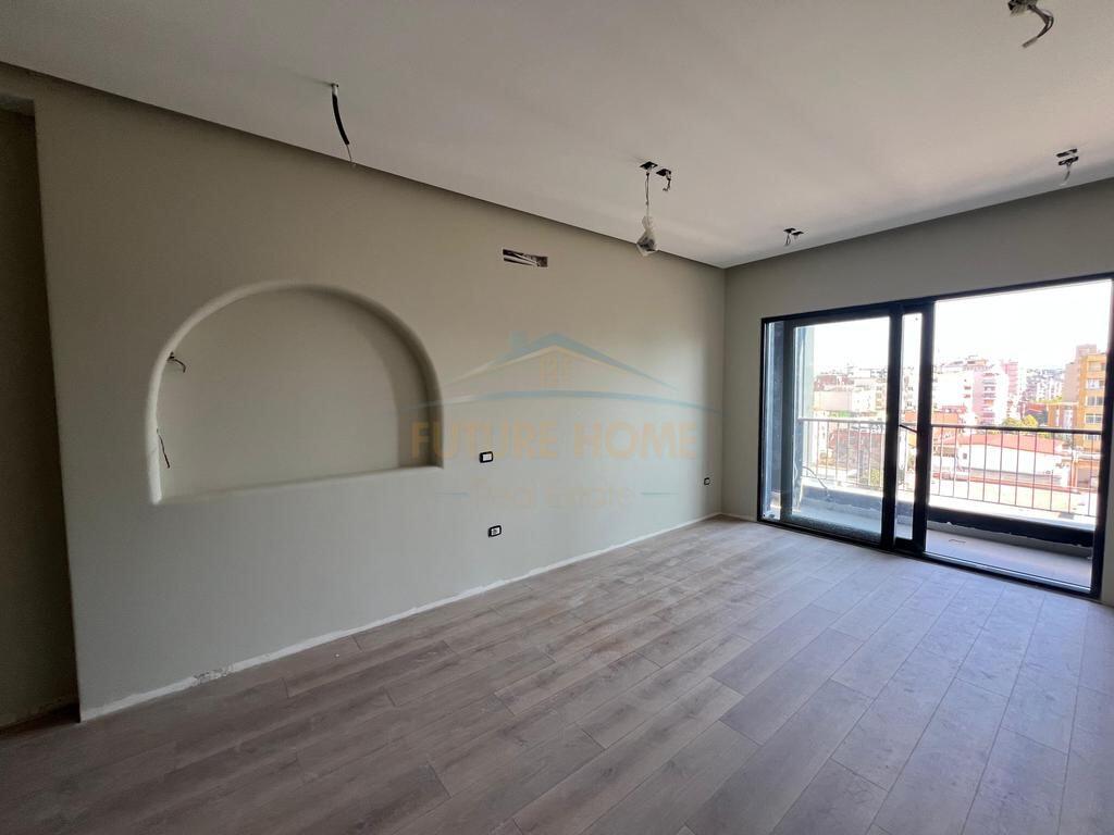 In vendita, Appartamento 1+1, Via Barrikadave, Tirana.