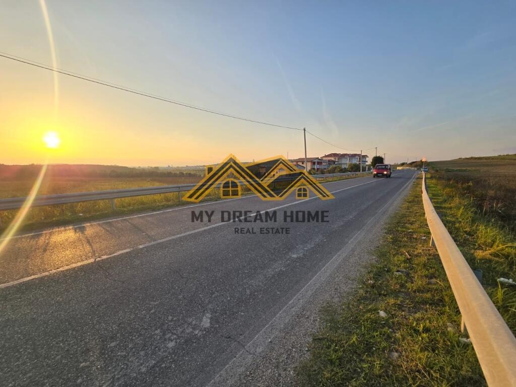 Terreno in Vendita a Manëz Vicino alla Strada !