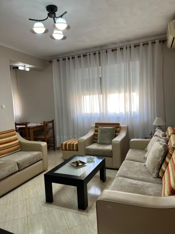 2+1 600 Eur for rent Elbasan street