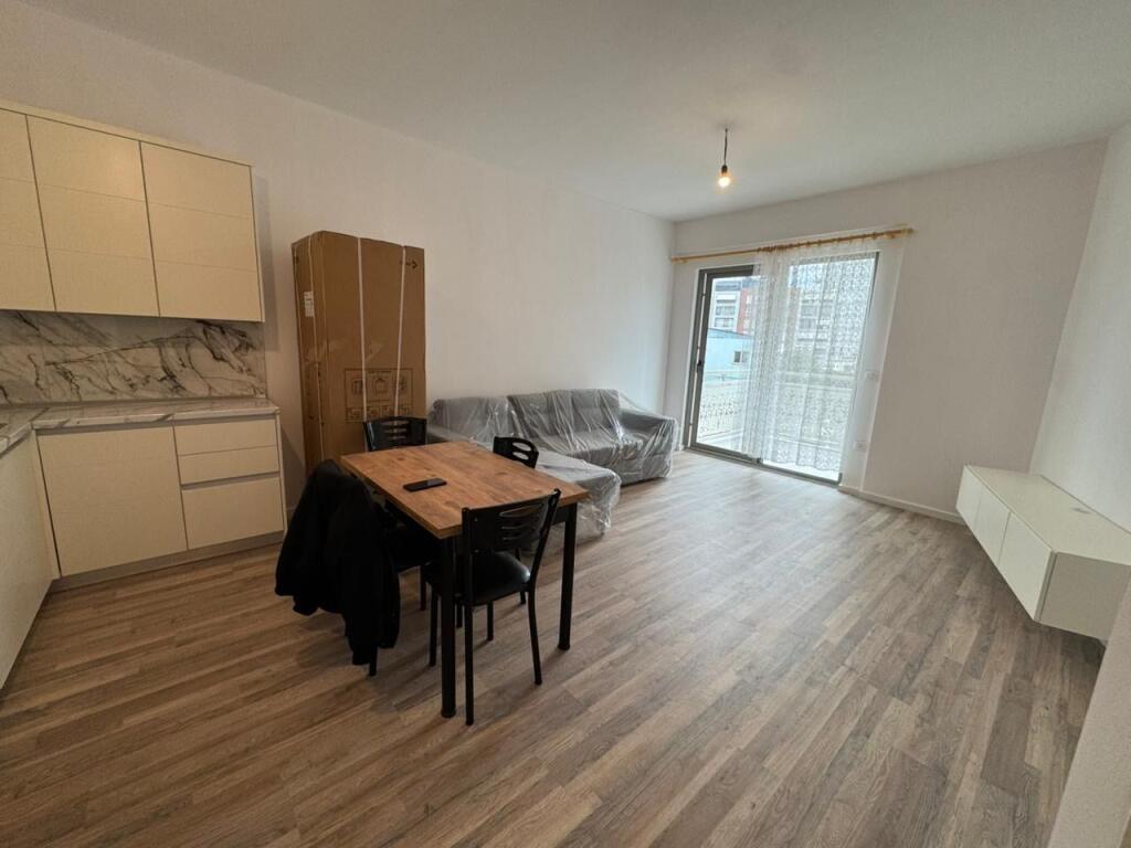 Apartament 1+1, Fusha Aviacionit!