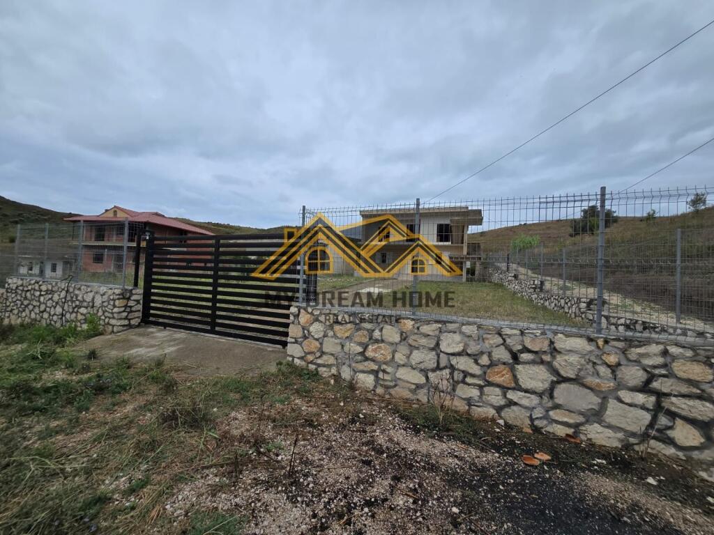 VENDESI PRIVATA IN VENDITA NELLA ZONA SPITALLES DURRES!