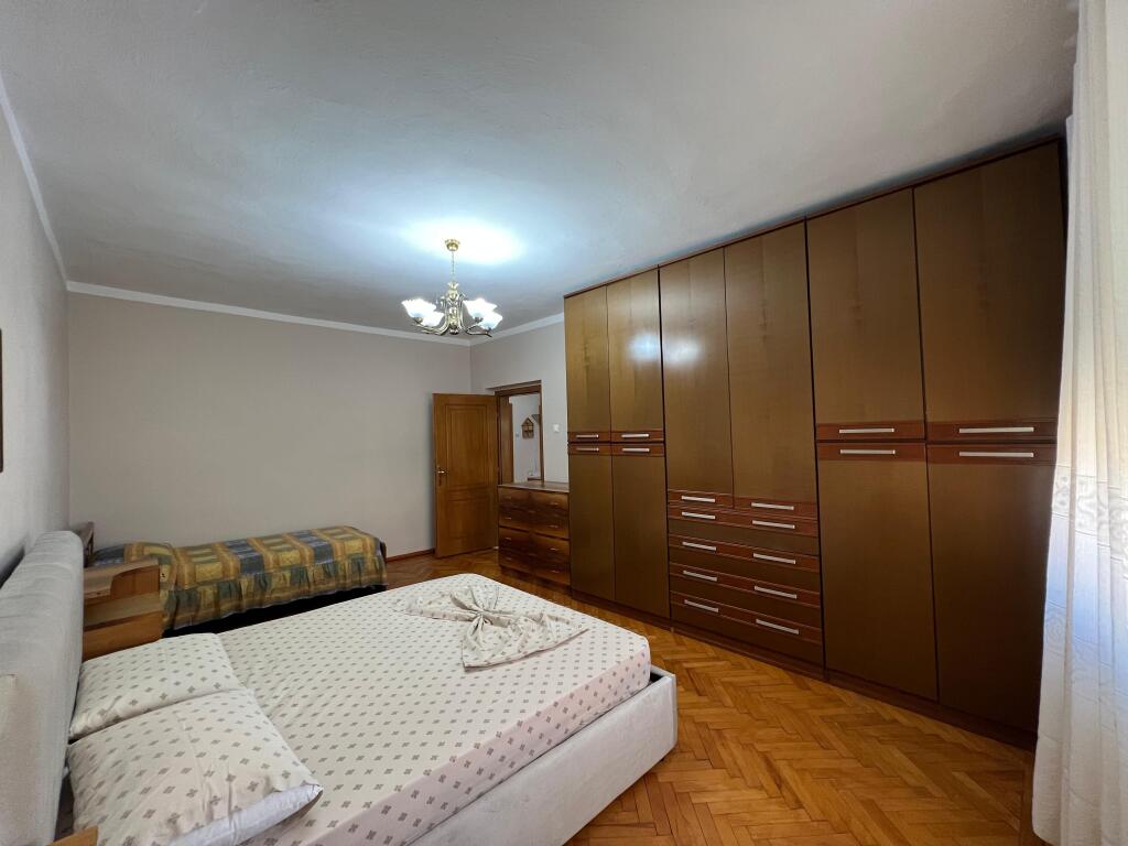 2+1 600 Eur for rent Elbasan street