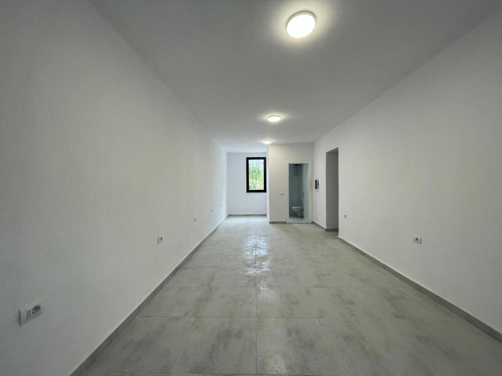 SHOP FOR RENT DINAMO STADIUM 800 EURO