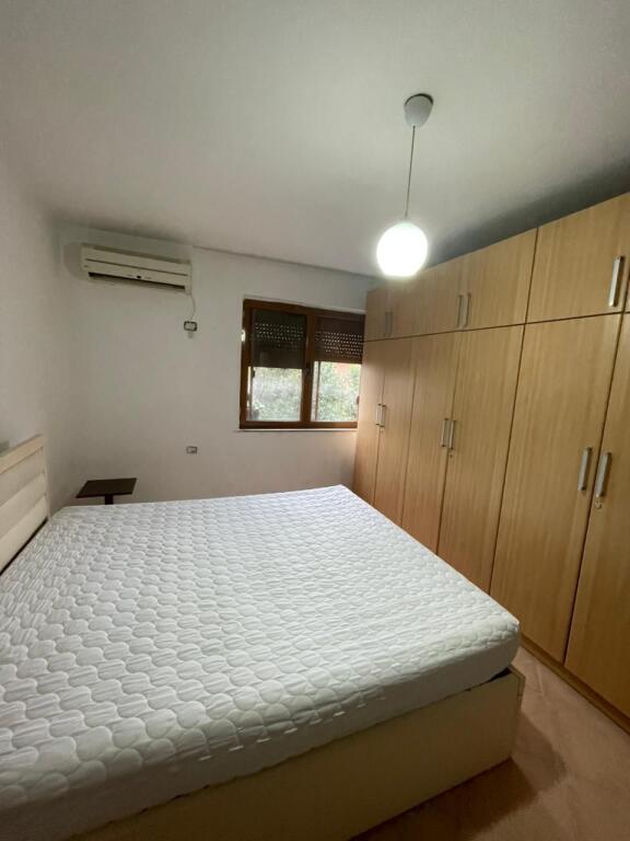 Shitet, Apartament 1+1, Rruga e Elbasanit, Tiranë