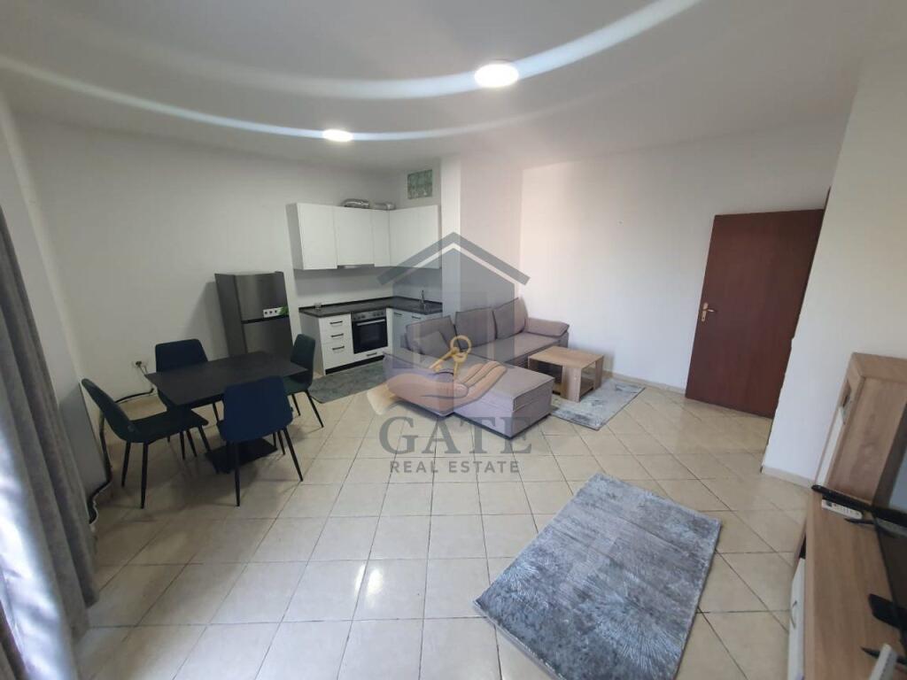 Jepet me qira apartament 1+1 – Kati i 2-të, Plazh Durrës – Totalisht i mobiluar.