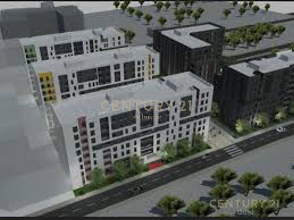 Tirana new entry 2+1+2bagni+balcone in vendita