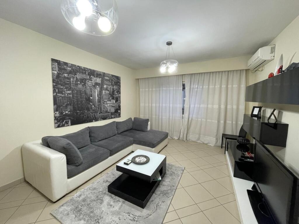 Modern 1+1 apartment for rent on Bulevardi i Ri