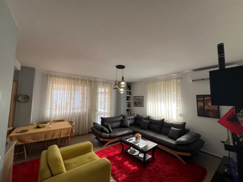 🏡 Shitet Apartament 2+1 – Kodra e Diellit 🌇
