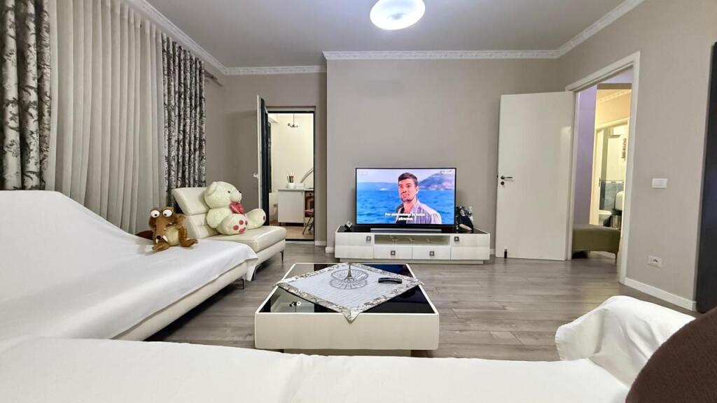 2+1 apartment for sale near the Train Station!
