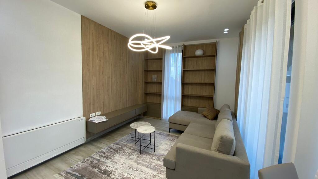 2+1 apartment for rent on Elbasani Street!