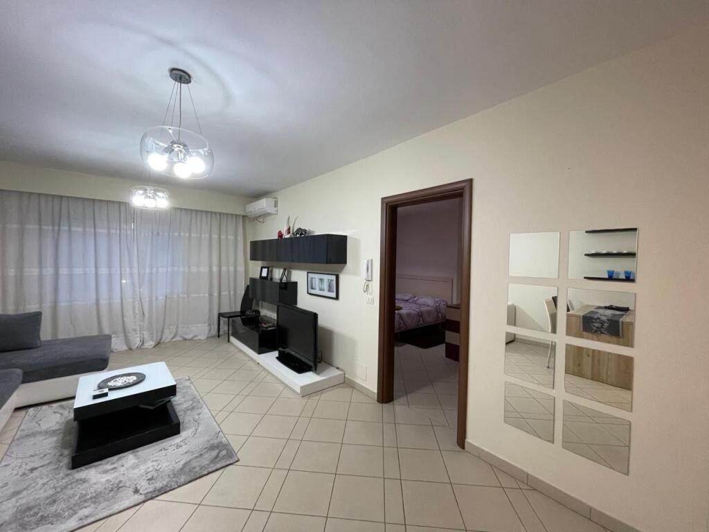 Apartament 1+1 tek St Trenit!