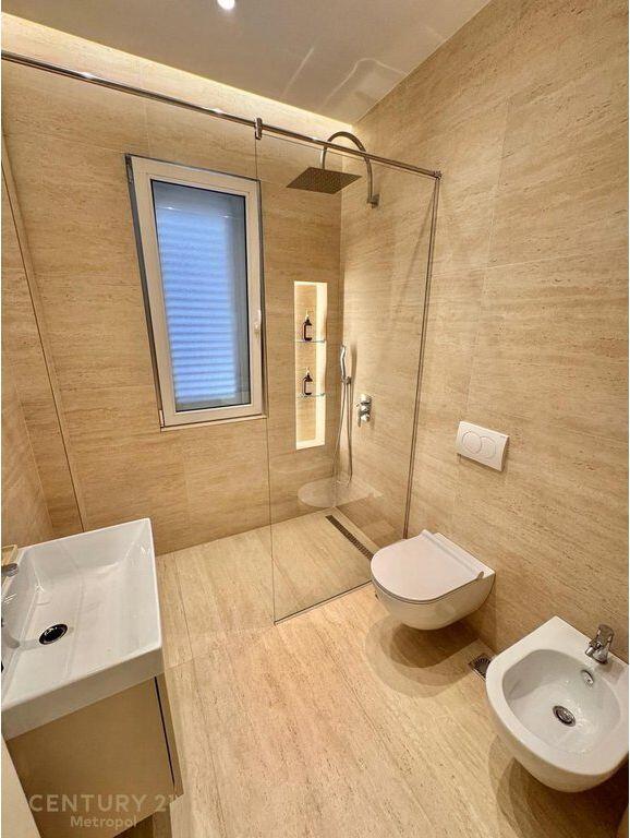 Apartament 1+1 me qira tek Rruga e Barrikadave