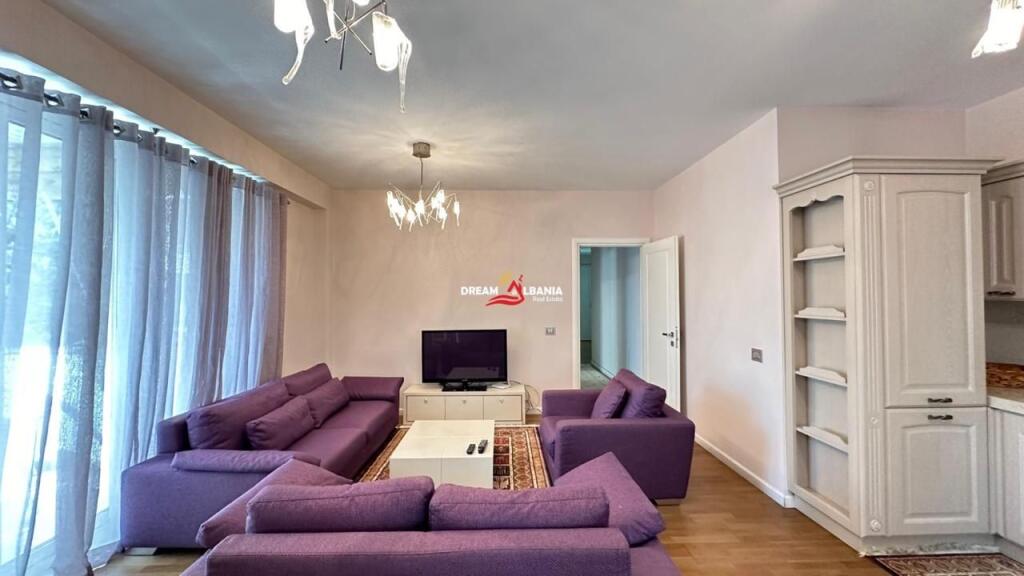 Appartamento in affitto 2+1+2, in via Qemal Stafa vicino al Pazarit te Ri ID (42215445)

