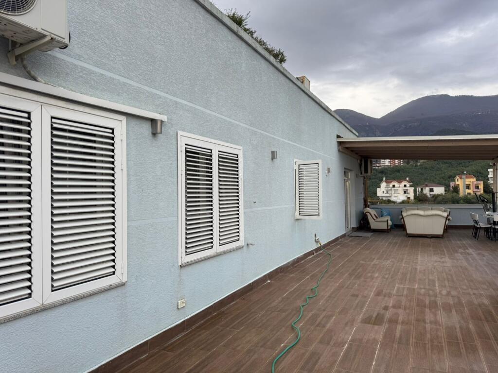 Rent, Penthouse 2+1+veranda, Fresk!
