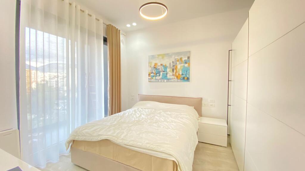 2+1 apartment for rent on Elbasani Street!