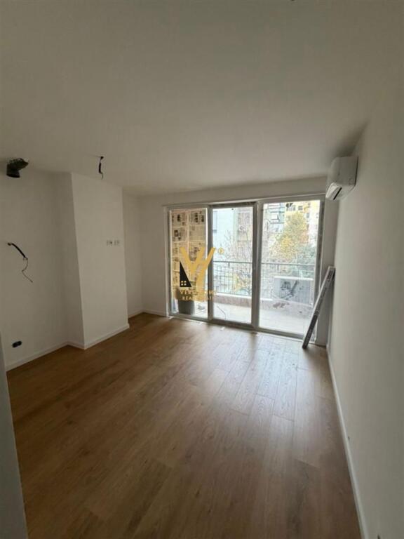 OFFICE 74 M2 FOR RENT AT ÇAM MARKET 750 EURO