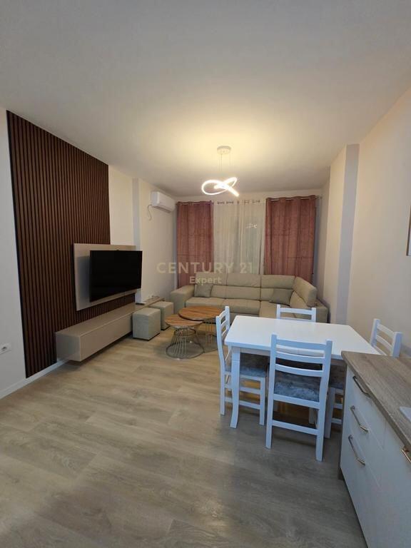 Appartamento 2+1 in affitto ad Ali Demi – Via Dhimitër Kamarda.