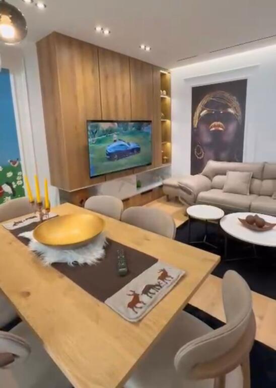 For rent 2+1+2 Univers City