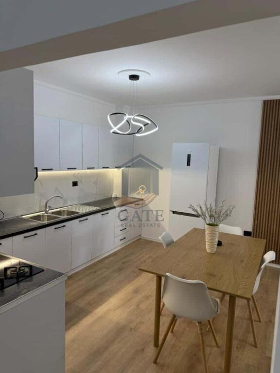 Affittasi appartamento 2+1 con veranda – 2° piano, con ascensore, vista mare – Spiaggia, vicino al ponte di Dajlan.
