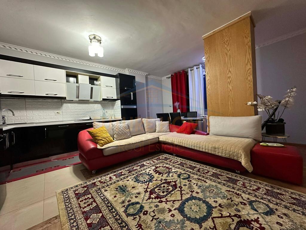 Qera , Apartament 2+1,Astir