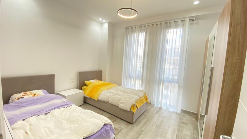 2+1 apartment for rent on Elbasani Street!