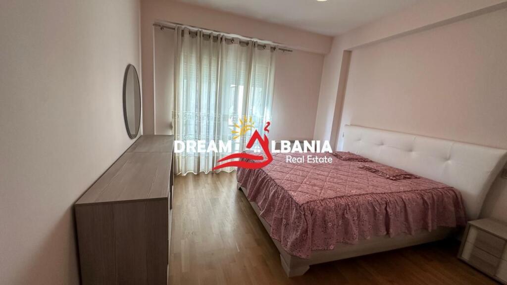 Appartamento in affitto 2+1+2, in via Qemal Stafa vicino al Pazarit te Ri ID (42215445)
