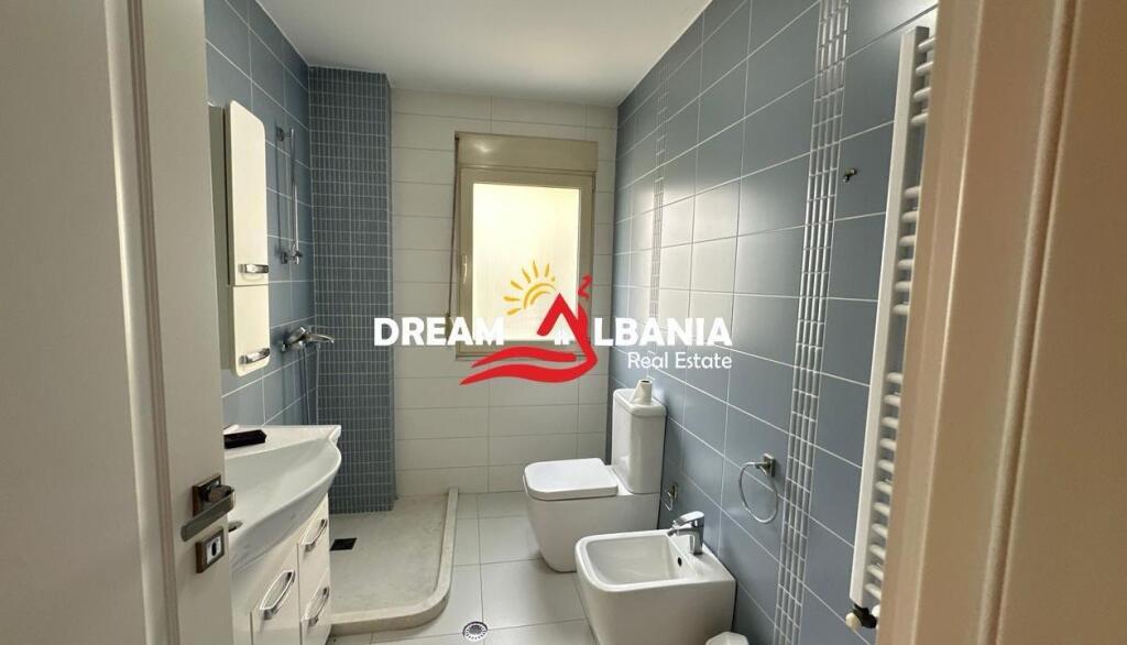 Appartamento in affitto 2+1+2, in via Qemal Stafa vicino al Pazarit te Ri ID (42215445)

