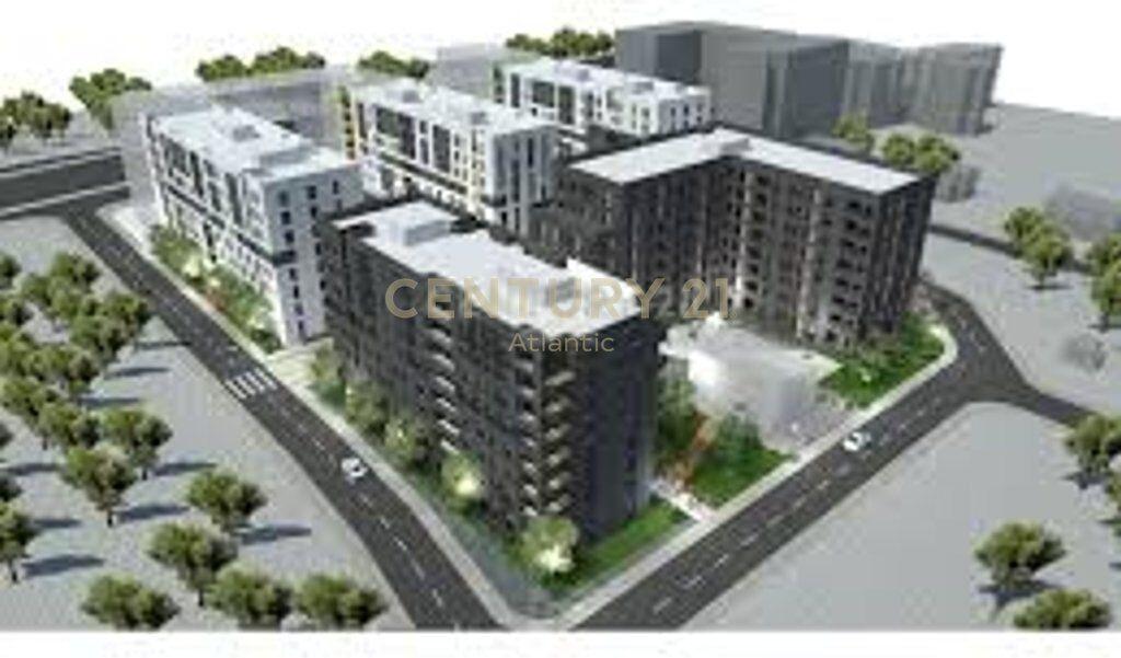 Tirana new entry 2+1+2bagni+balcone in vendita