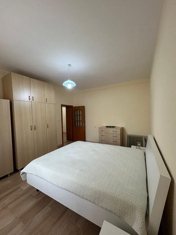 2+1,i mobiluar vasil shanto,cmimi 650 euro