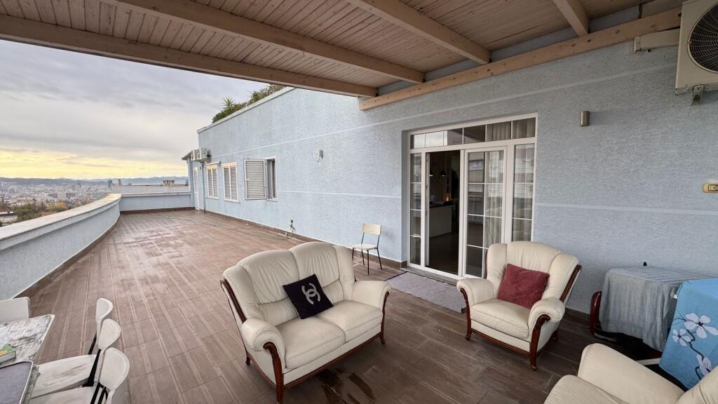 Rent, Penthouse 2+1+veranda, Fresk!
