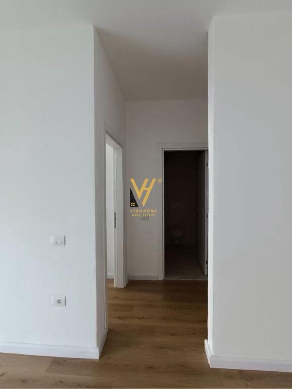 JEPET ZYRE 60 M2 ME QIRA TE KOMUNA E PARISIT 600 EURO