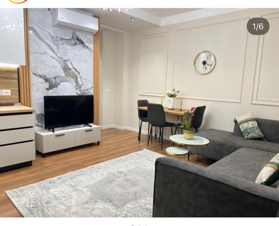 1+1,arredato presso l'hotel radison,prezzo 650 euro,con contratto notarile