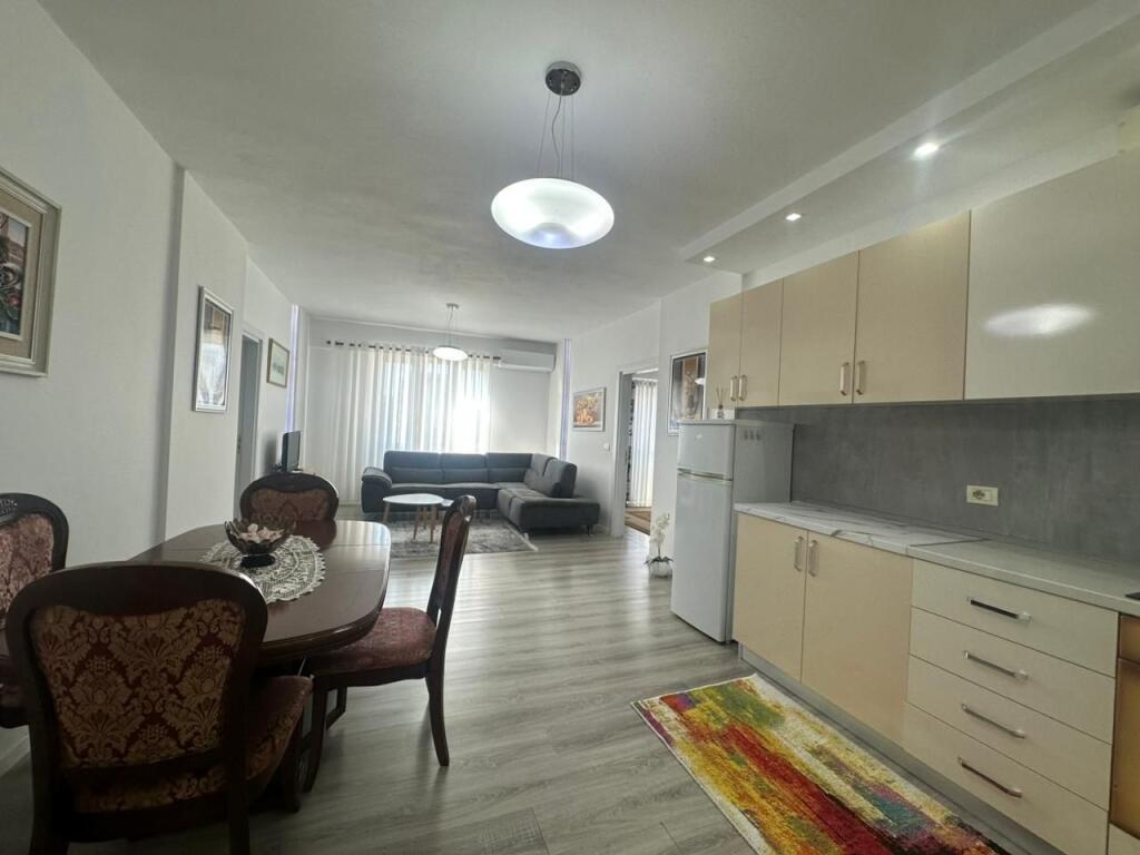 Apartment 2+1, Dritan Hoxha!