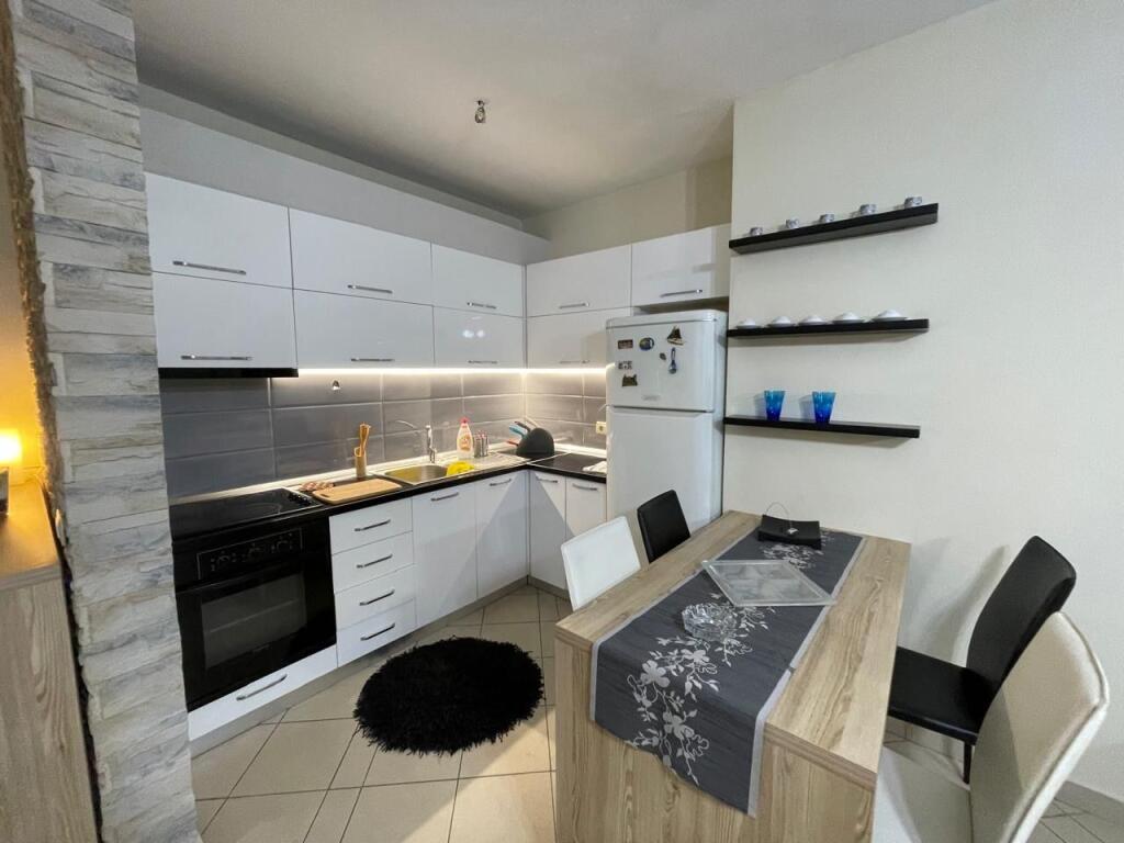 Apartament 1+1 tek St Trenit!