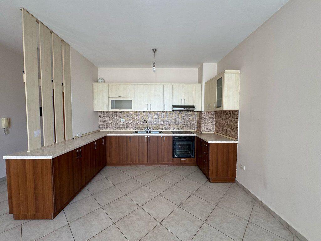 Apartament 1+1 me qera te Ish Tregu Elektrik!